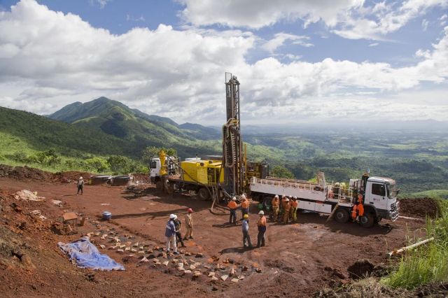 US probe links Cape tycoon to mining rights bribery in Africa