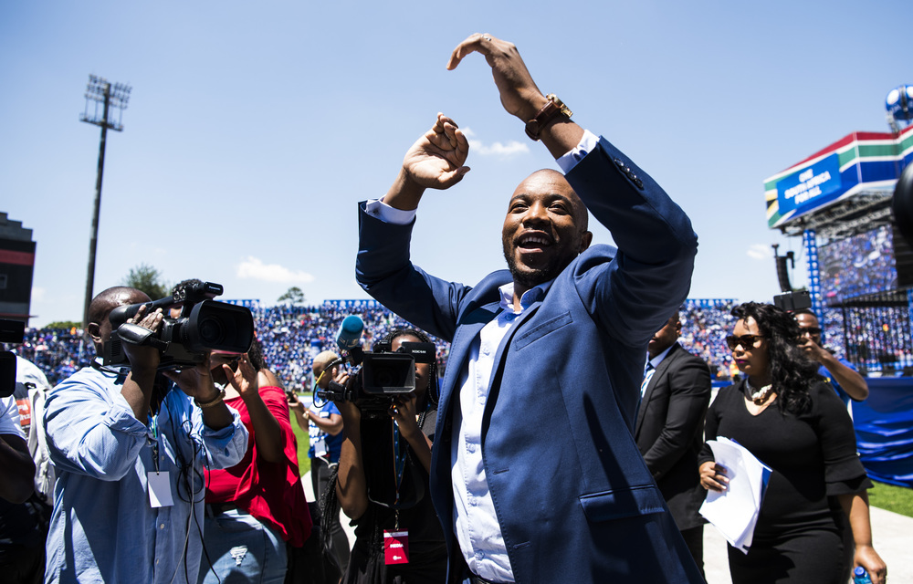 Maimane puts a spin on DA’s wide ball