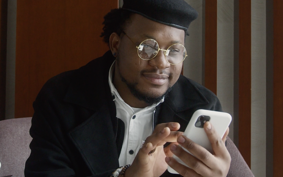 Introducing a Vodacom contract upgrade in 10 minutes at iStore, for your ease and convenience 