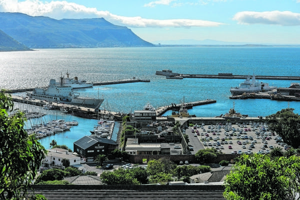 Lady R, the talk of Simon’s Town when residents had front seat view of the Russian ship